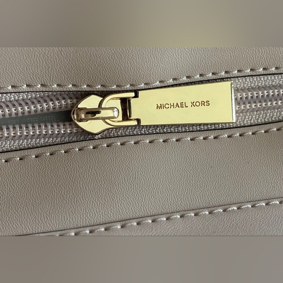 $228 Michael Kors WINSTON MD SOFT PINK TZ POCKET TOTE Bag MK Handbag Purse - Picture 5 of 10